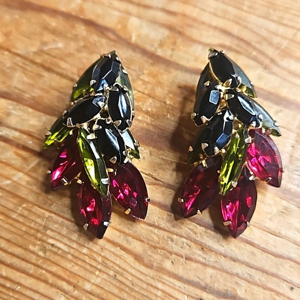 Vintage Goldtone Black, Green & Red Rhinestone Clip On Earrings - Picture 2 of 7